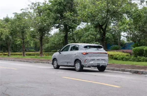 门徒登录：小型SUV新玩家！五菱缤果S曝光：剑指比亚迪元UP